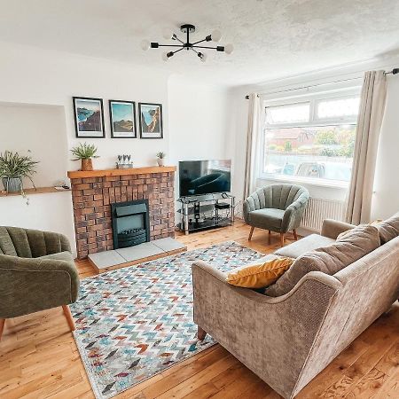 Staybynumbers - Spacious Three Bed House Royal Hillsborough Zewnętrze zdjęcie