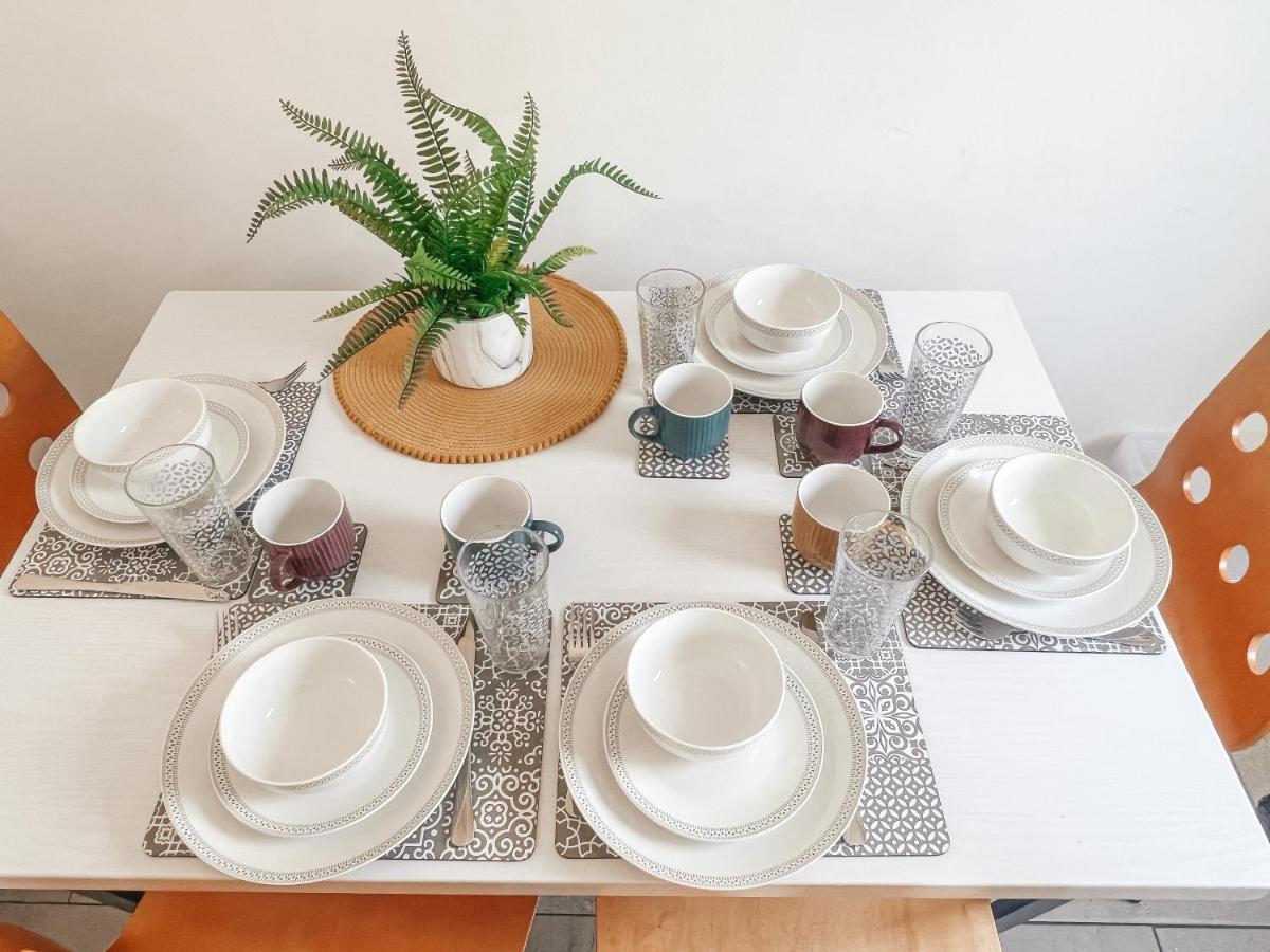 Staybynumbers - Spacious Three Bed House Royal Hillsborough Zewnętrze zdjęcie