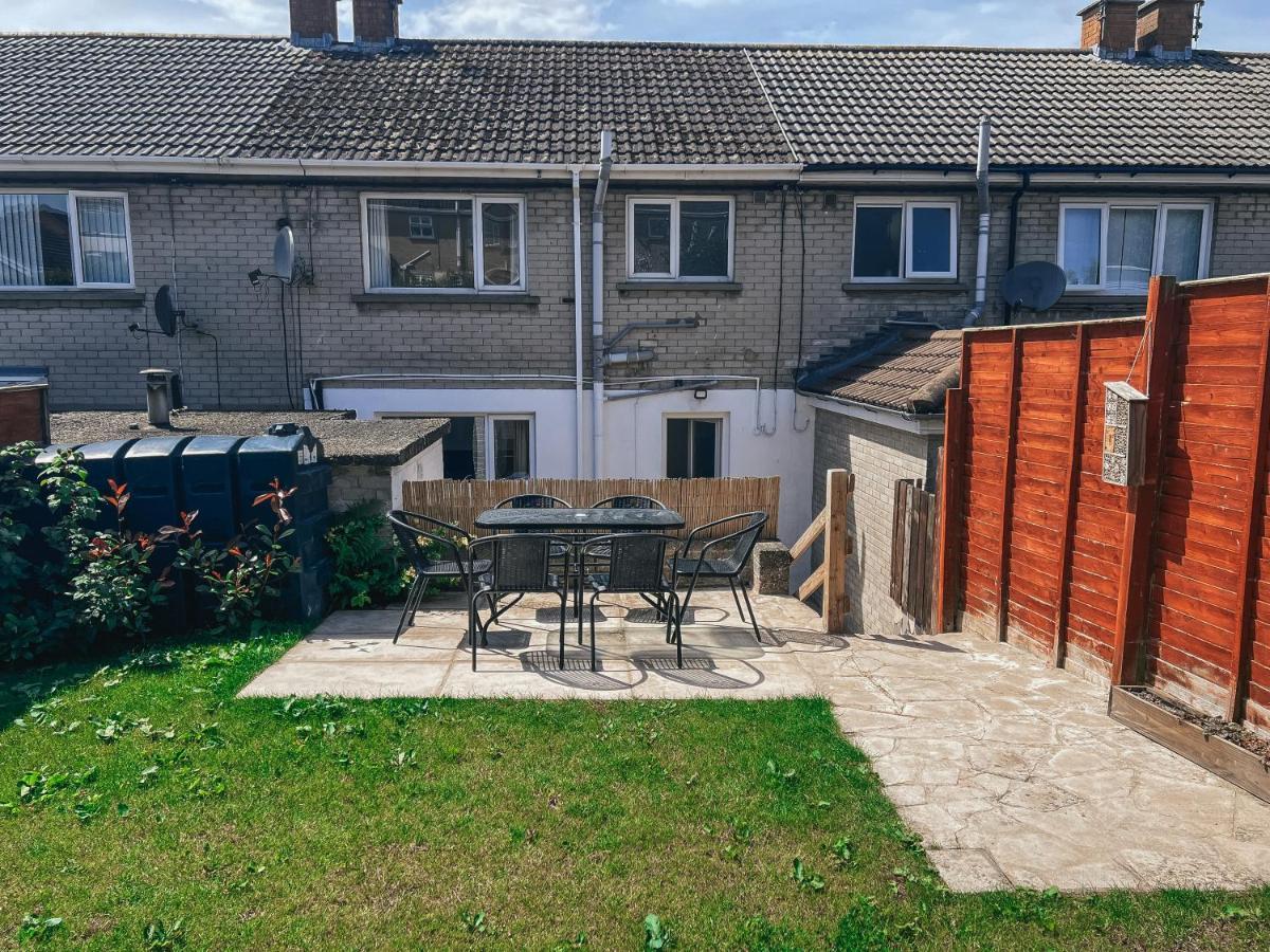 Staybynumbers - Spacious Three Bed House Royal Hillsborough Zewnętrze zdjęcie